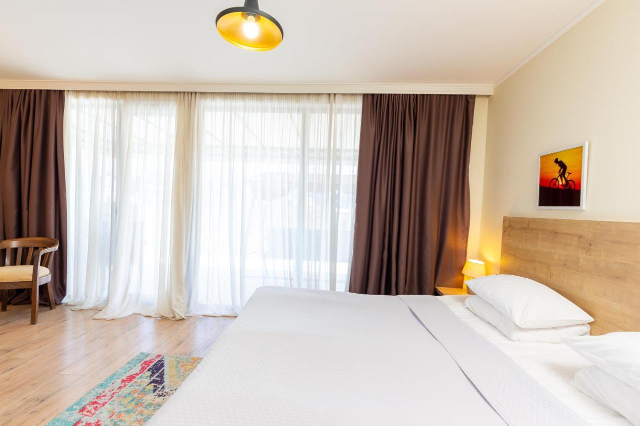 Hotel N16 Batumi Ngoại thất bức ảnh