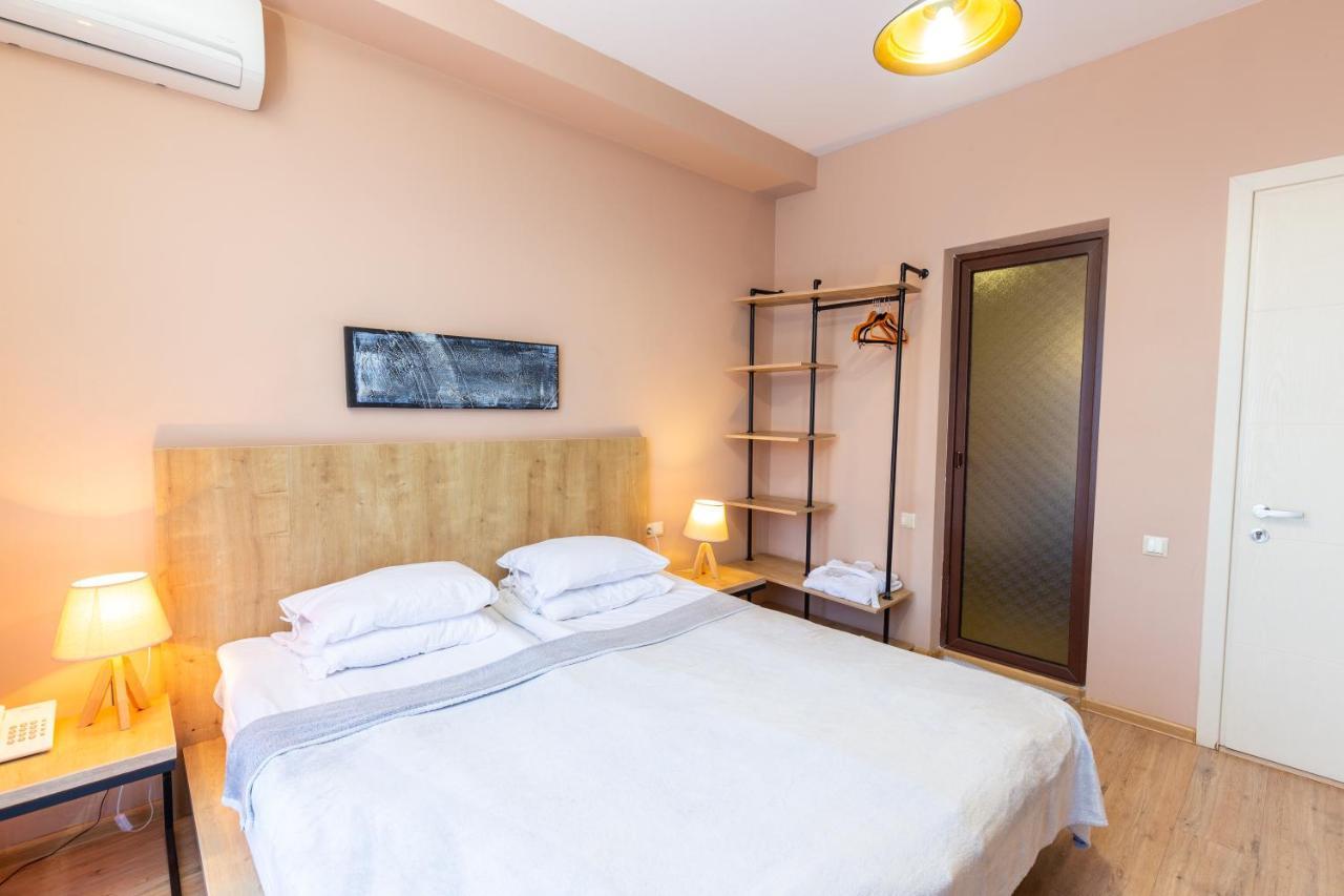 Hotel N16 Batumi Ngoại thất bức ảnh