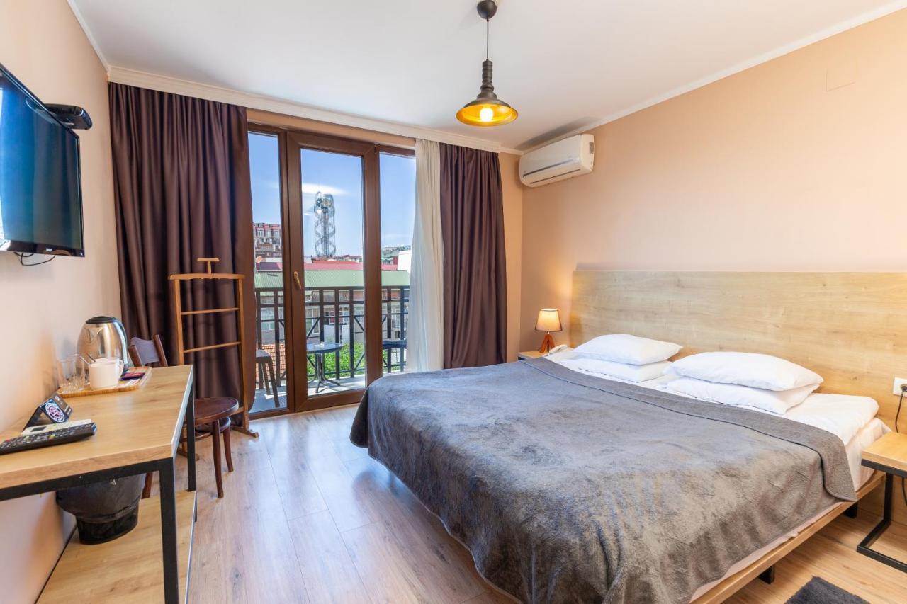 Hotel N16 Batumi Ngoại thất bức ảnh