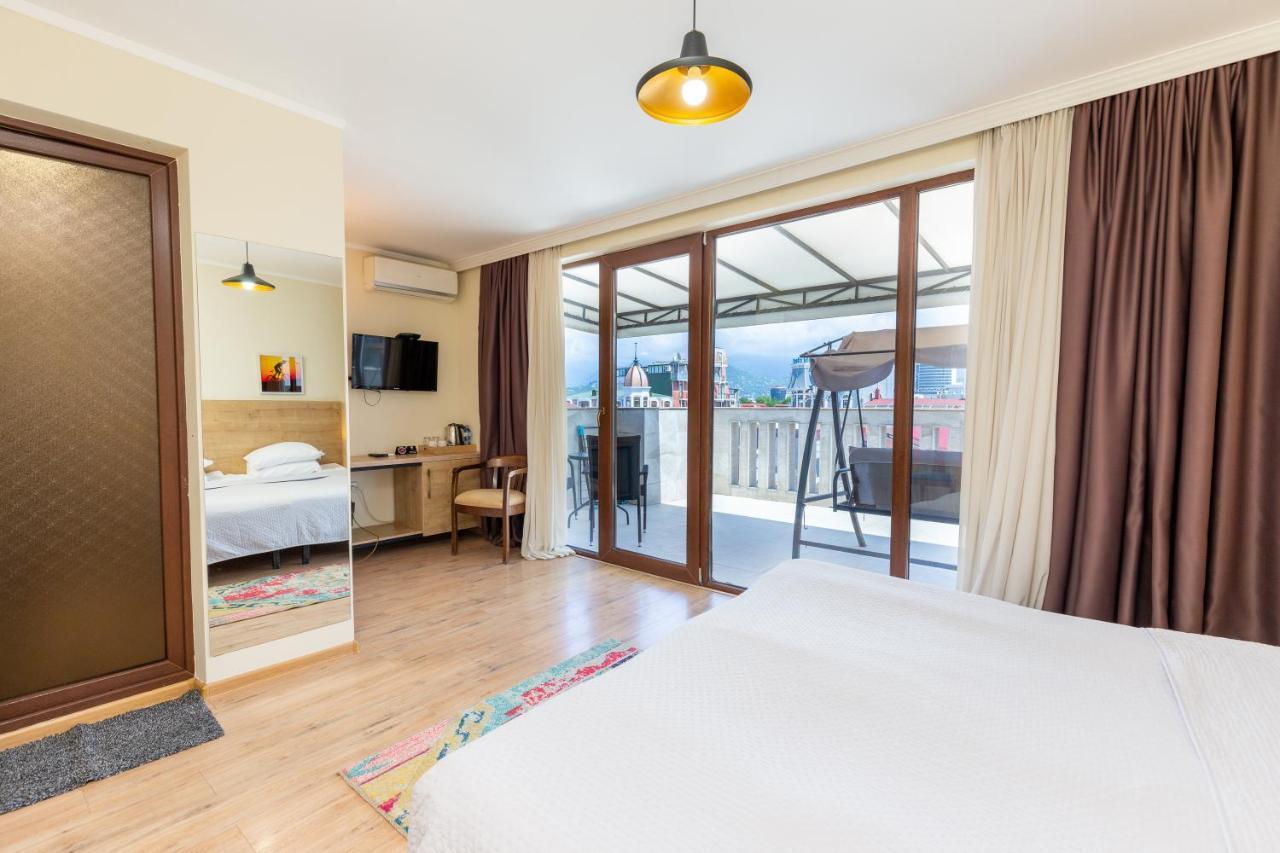 Hotel N16 Batumi Ngoại thất bức ảnh