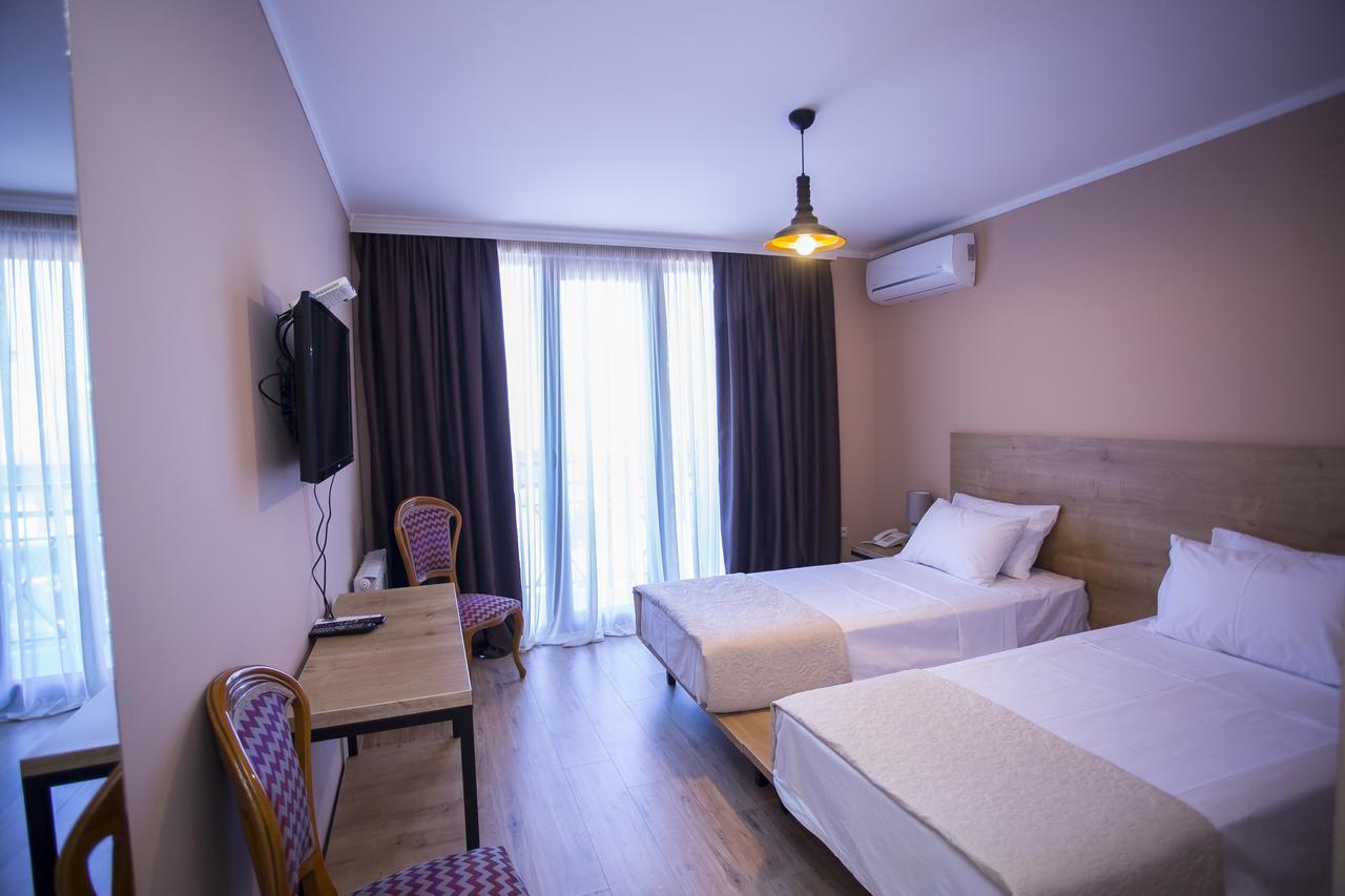 Hotel N16 Batumi Ngoại thất bức ảnh