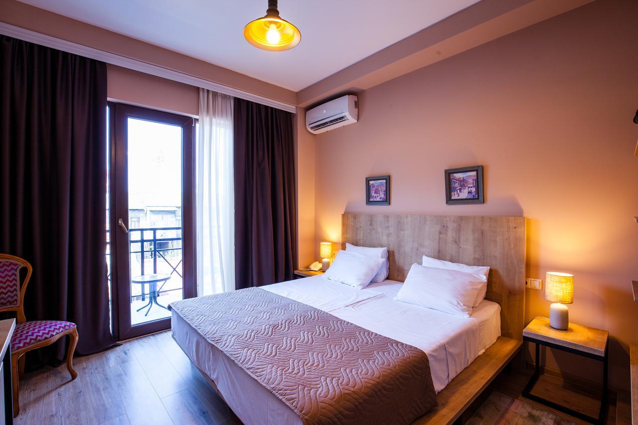 Hotel N16 Batumi Ngoại thất bức ảnh