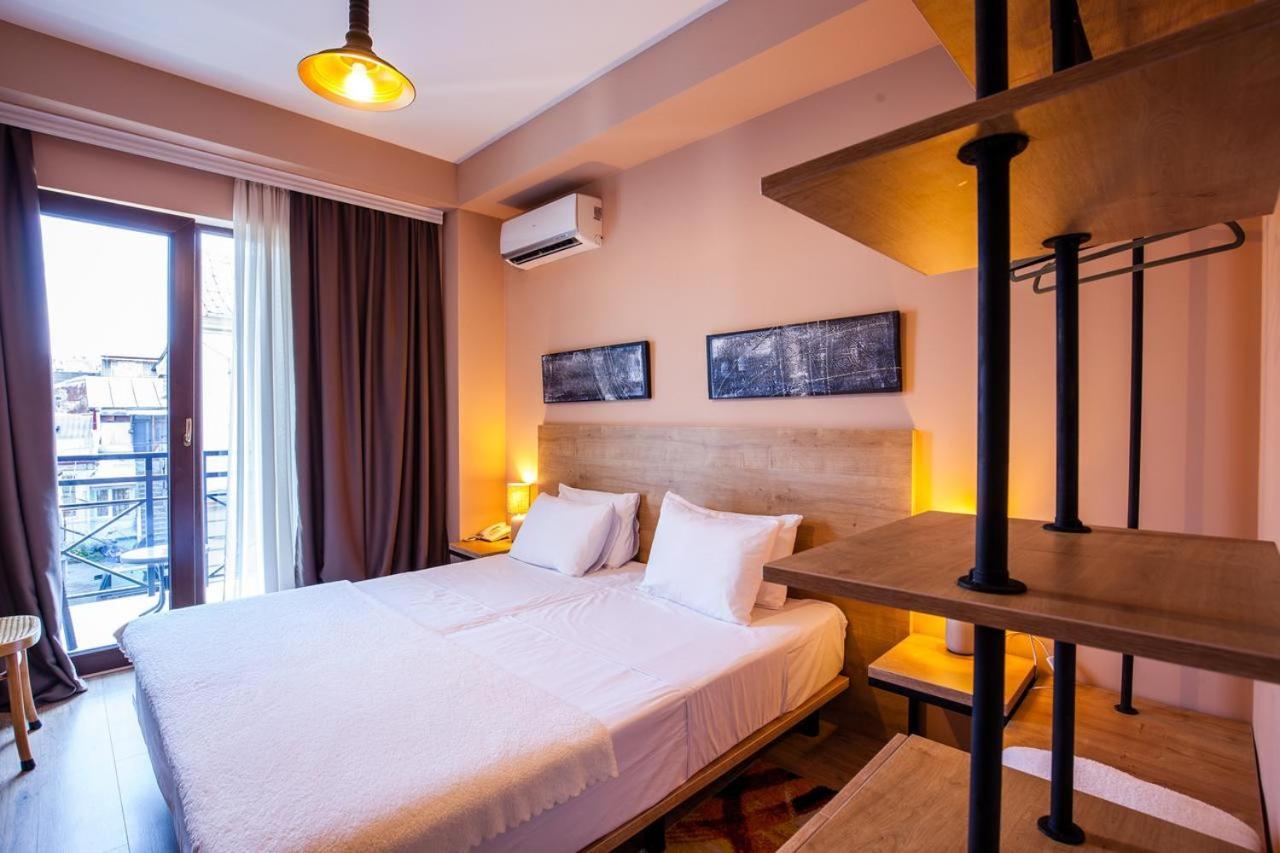Hotel N16 Batumi Ngoại thất bức ảnh